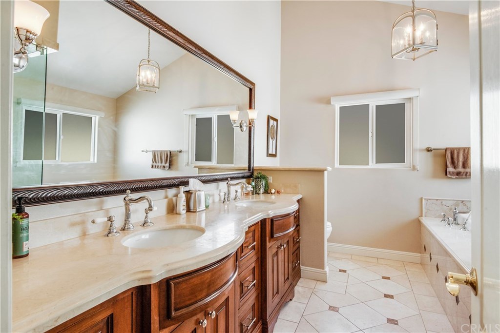 527 Avenue C Redondo Beach, CA 90277 - Photo 20 of 32