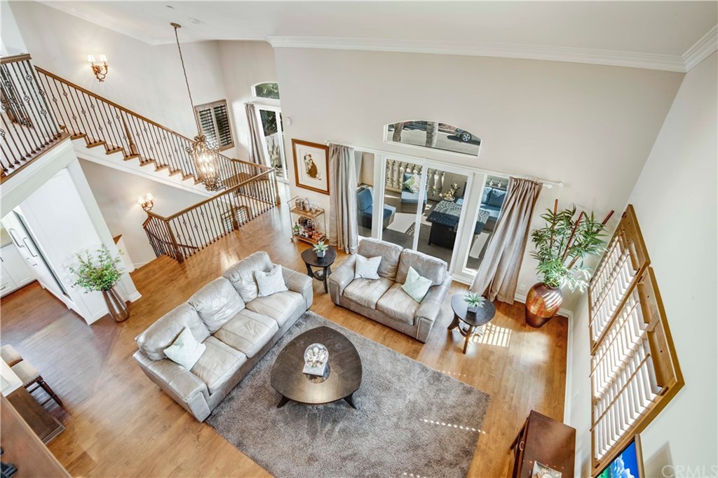 527 Avenue C Redondo Beach, CA 90277 - Photo 4 of 32