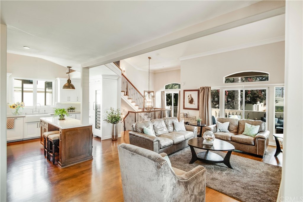 527 Avenue C Redondo Beach, CA 90277 - Photo 9 of 32