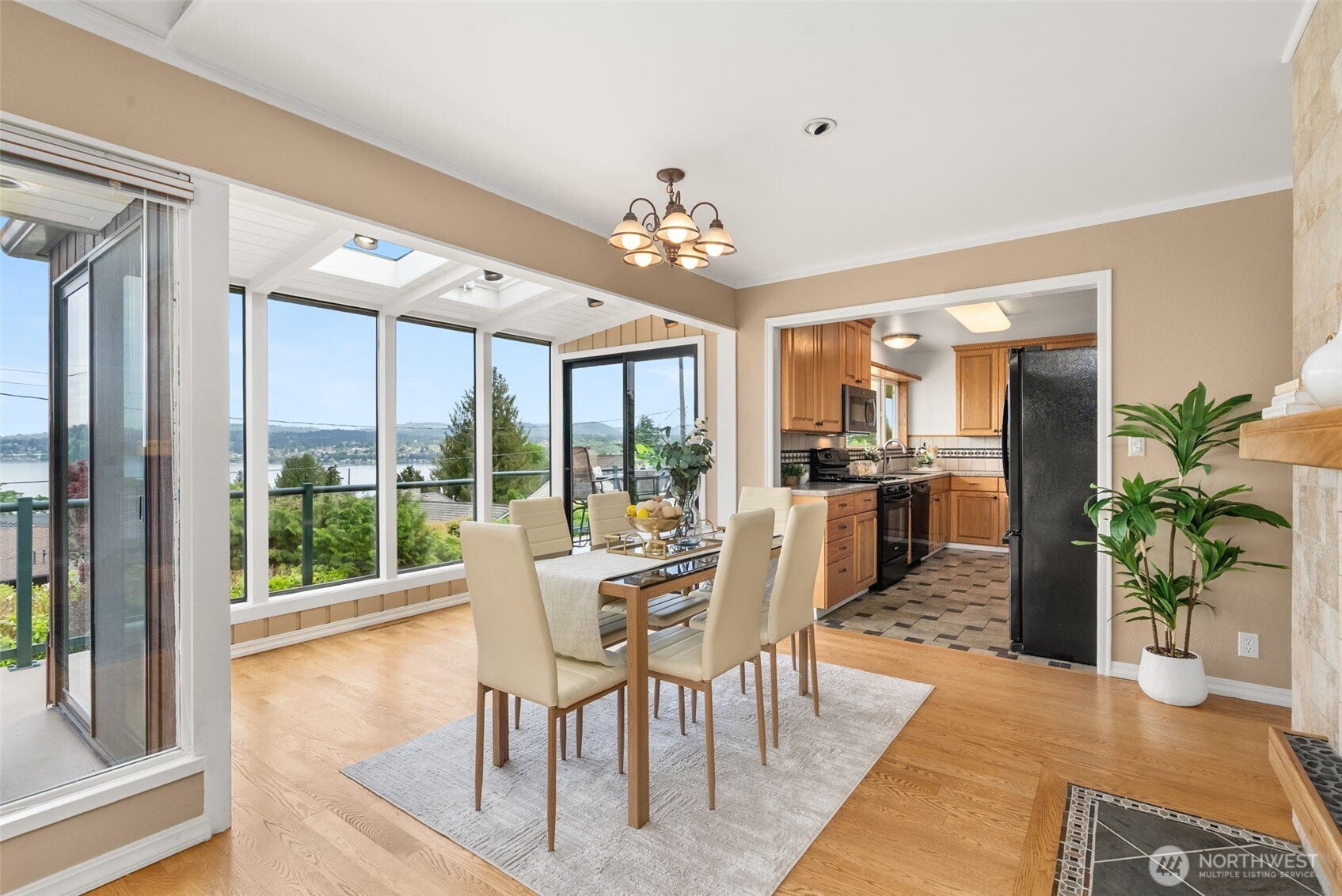 10468 Forest Avenue South Seattle, WA 98178 - Photo 13 of 40