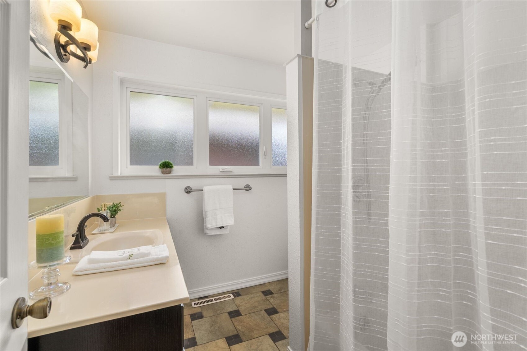 10468 Forest Avenue South Seattle, WA 98178 - Photo 24 of 40