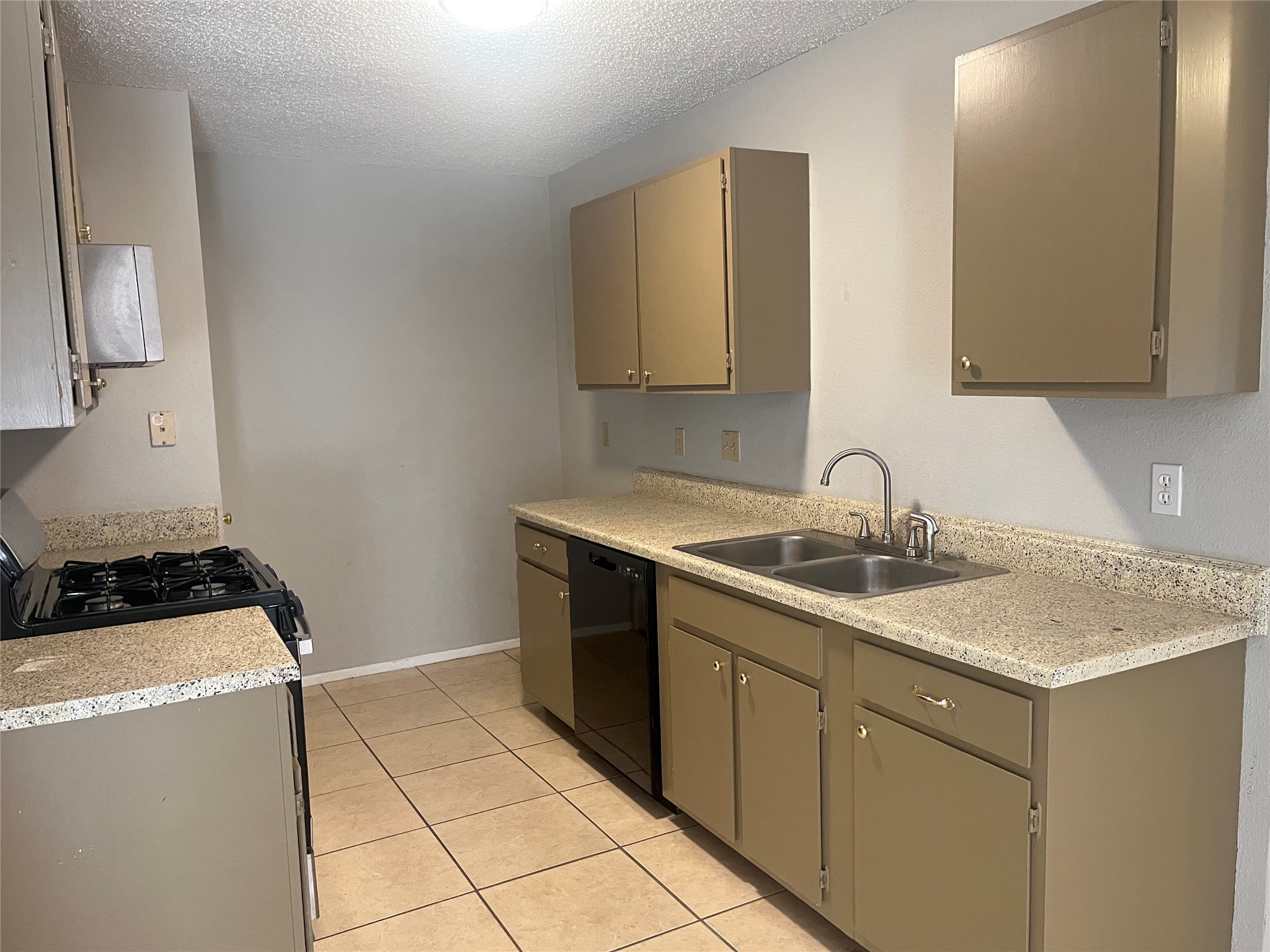 13643 Vickston Lane Houston, TX 77014 - Photo 7 of 18