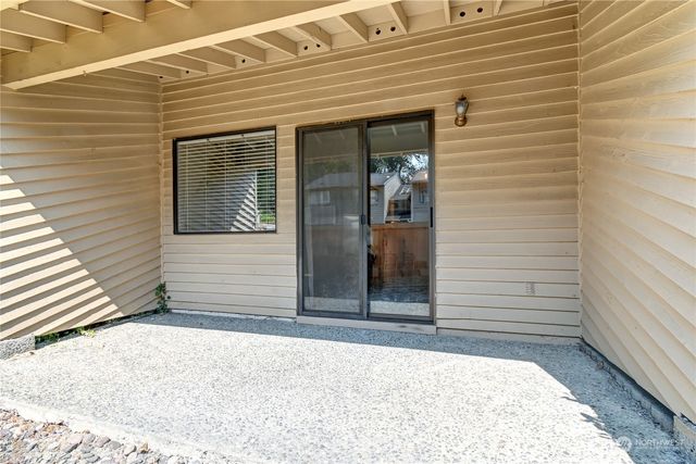 a view of entrance front of the house