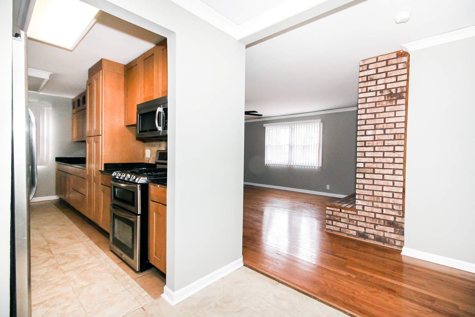 132 Seabury Road Bolingbrook, IL 60440 - Photo 3 of 35