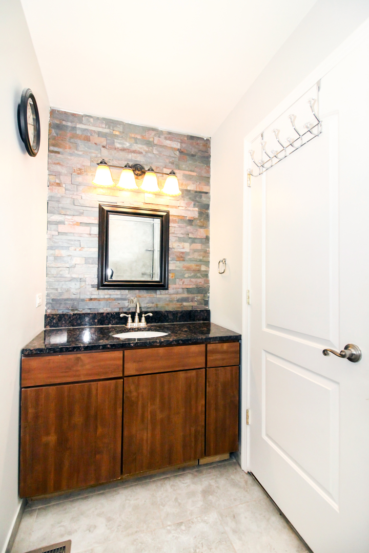 132 Seabury Road Bolingbrook, IL 60440 - Photo 8 of 35