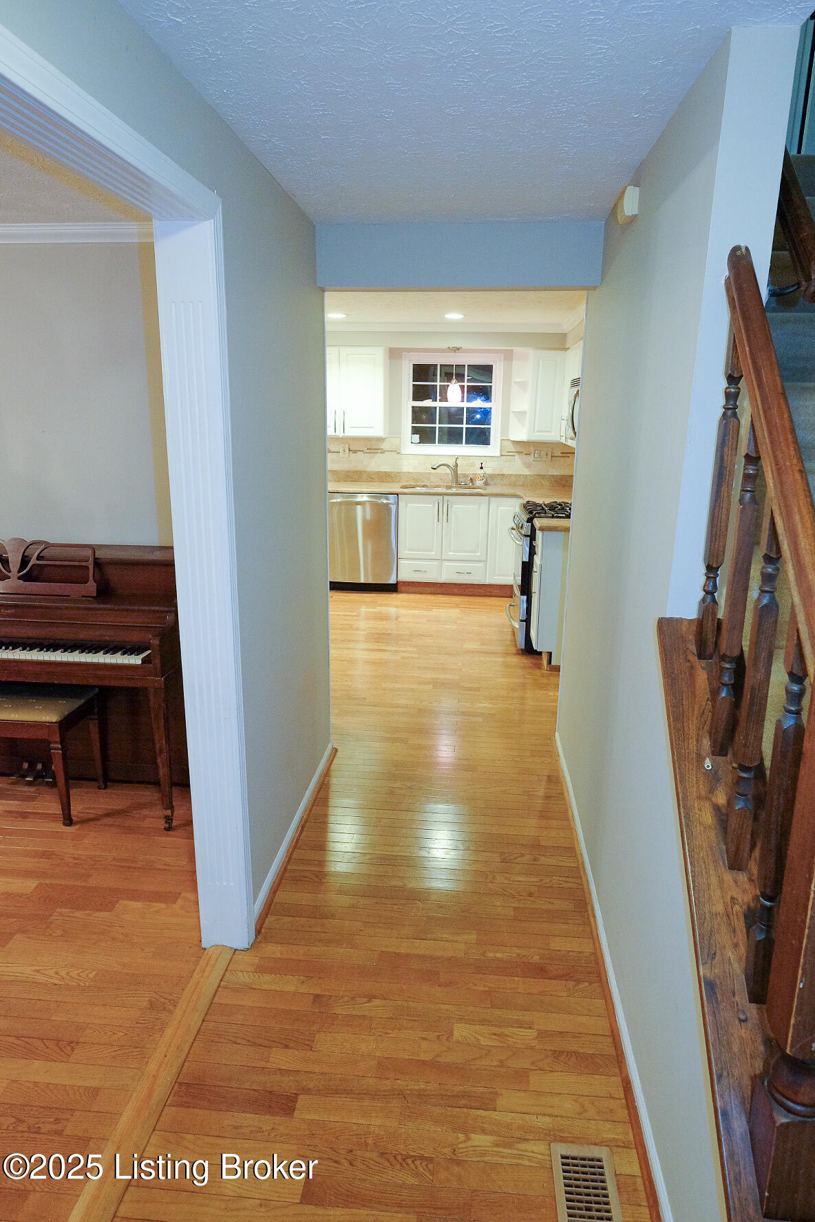 312 Fairmeade Road Louisville, KY 40207 - Photo 5 of 35 312_fairmeade_fyr2