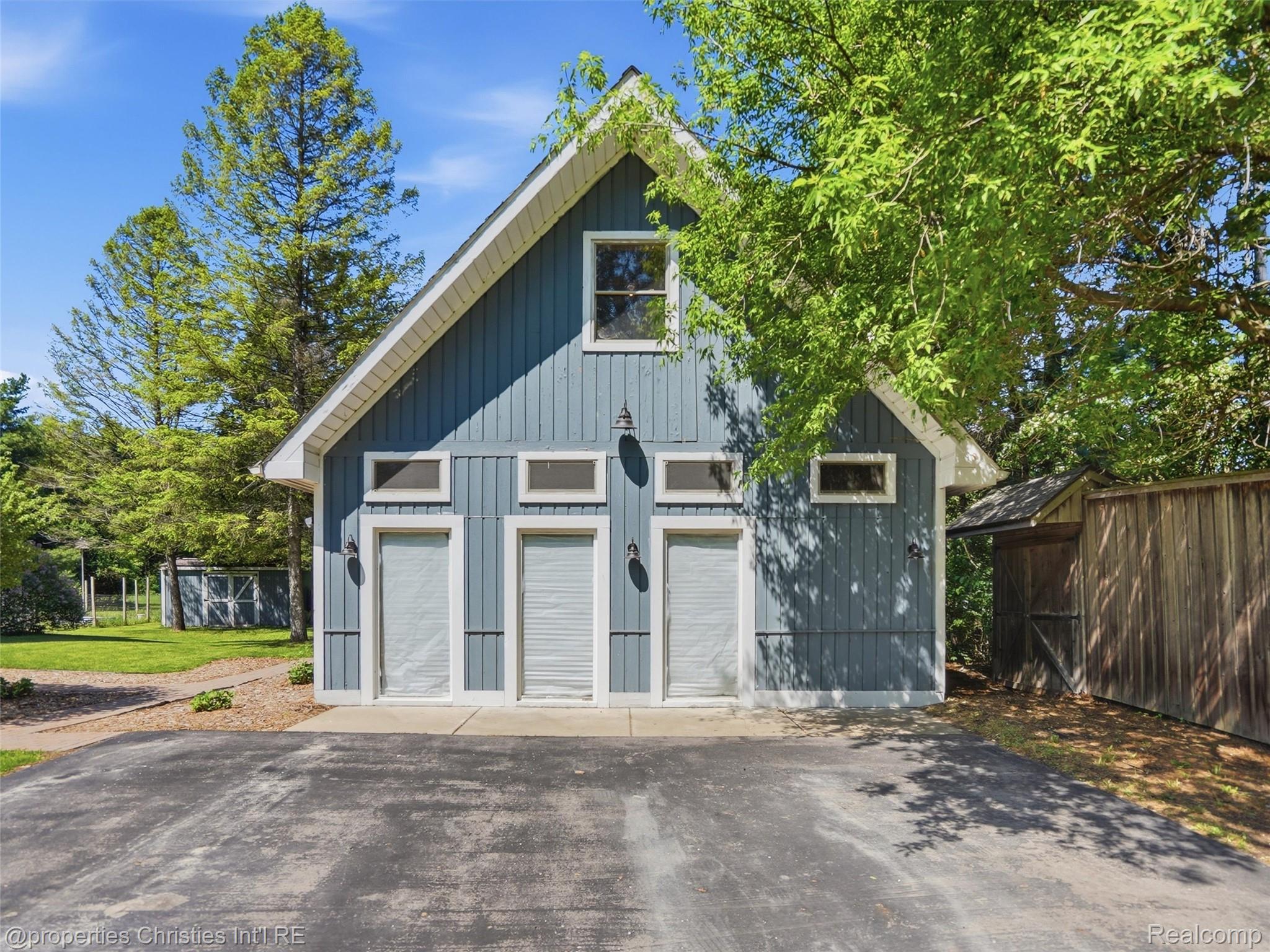 8645 Toma Road Pinckney, MI 48169 - Photo 41 of 65 24 x 48 Outbuilding with electric, drywall