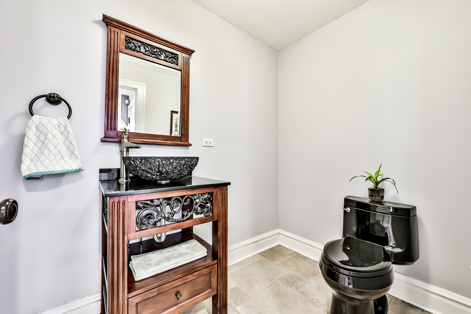 576 Selborne Road Riverside, IL 60546 - Photo 14 of 40