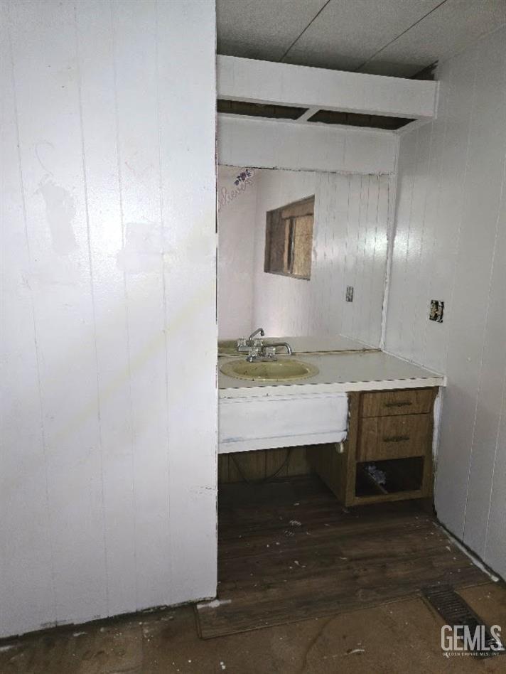 Undisclosed Address Lake Isabella, CA 93240 - Photo 16 of 16 a view of room with cabinets