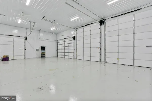 a view of a garage