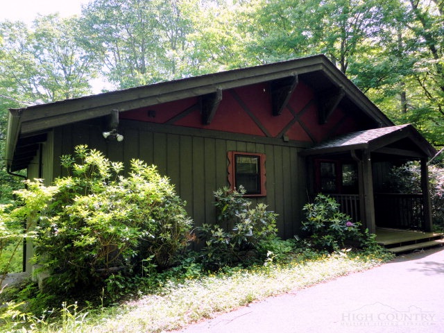 8399 Hemlock Ridge Road Blowing Rock, NC 28605 - Photo 1 of 25 Gallery Image 1