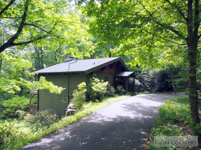 8399 Hemlock Ridge Road Blowing Rock, NC 28605 - Photo 18 of 25 Gallery Image 18