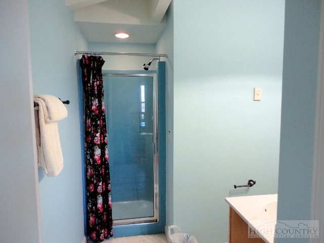8399 Hemlock Ridge Road Blowing Rock, NC 28605 - Photo 4 of 25 Gallery Image 4