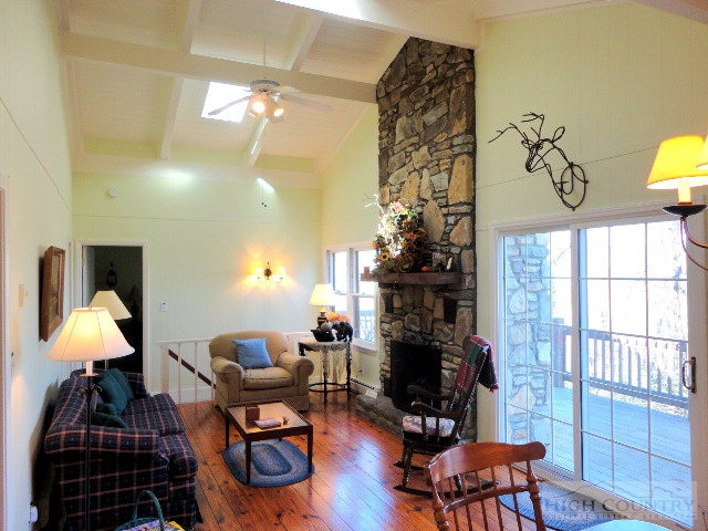 8399 Hemlock Ridge Road Blowing Rock, NC 28605 - Photo 5 of 25 Gallery Image 5