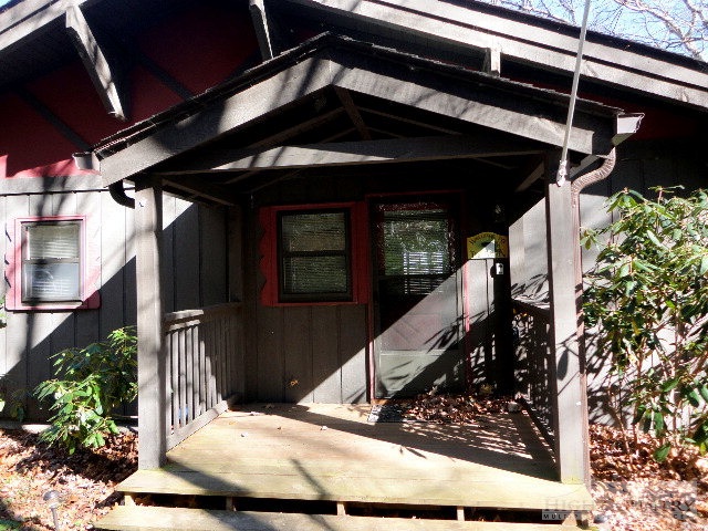 8399 Hemlock Ridge Road Blowing Rock, NC 28605 - Photo 7 of 25 Gallery Image 7