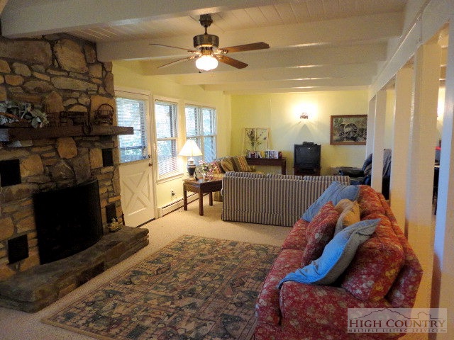 8399 Hemlock Ridge Road Blowing Rock, NC 28605 - Photo 8 of 25 Gallery Image 8