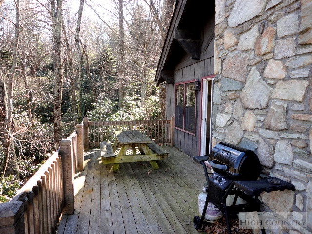 8399 Hemlock Ridge Road Blowing Rock, NC 28605 - Photo 9 of 25 Gallery Image 9