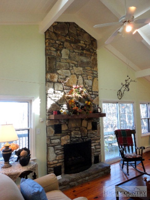 8399 Hemlock Ridge Road Blowing Rock, NC 28605 - Photo 10 of 25 Gallery Image 10