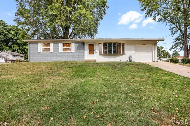 $164,000 | 1301 Springfield Drive, Belleville, IL 62221