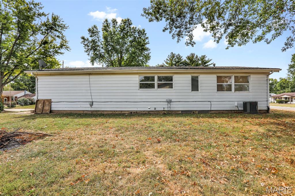 1301 Springfield Drive Belleville, IL 62221 - Photo 27 of 28