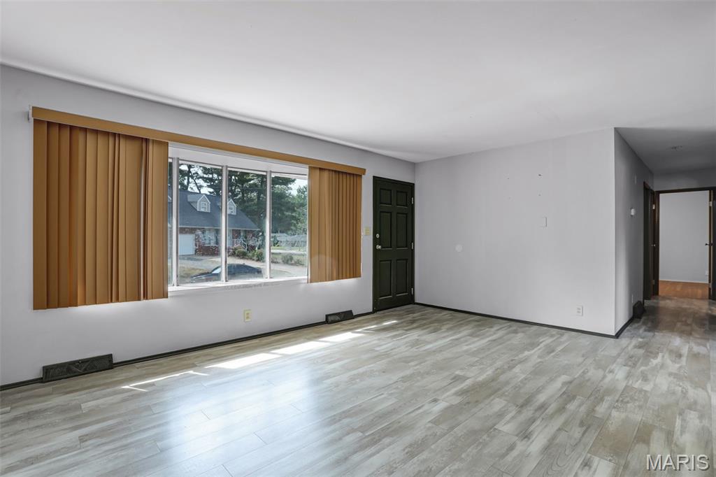 1301 Springfield Drive Belleville, IL 62221 - Photo 4 of 28