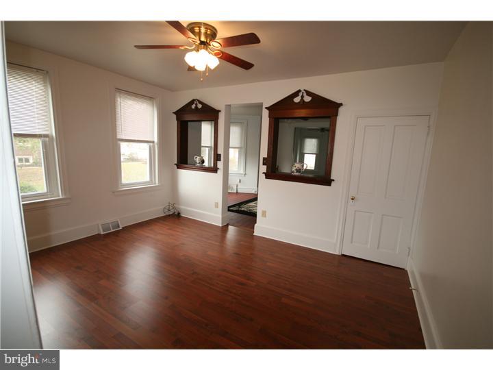 320 Bridge Street Spring City, PA 19475 - Photo 3 of 15 Living Room