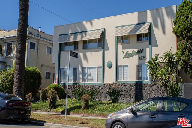 $835,000 | 4579 Ambrose Avenue, Unit 8, Los Angeles, CA 90027