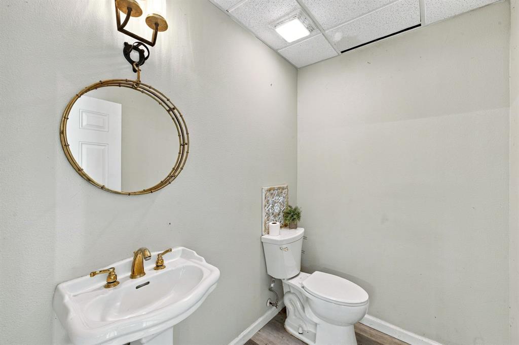 11217 Foutch Road Pilot Point, TX 76258 - Photo 12 of 39 Show Barn Restroom