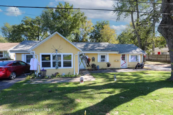 $895,000 | 181 Glenerie Boulevard, Saugerties, NY 12477