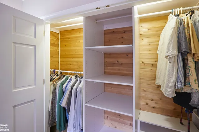 $575,000 | 225 East 76th Street, Unit 4A | Lenox Hill