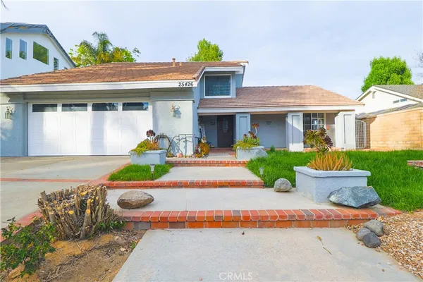 $925,000 | 25426 Ave Escalera, Valencia, CA 91355