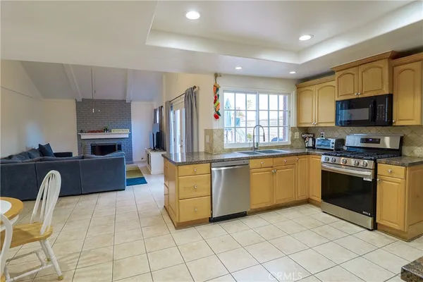 $925,000 | 25426 Ave Escalera, Valencia, CA 91355