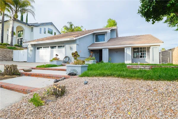 $925,000 | 25426 Ave Escalera, Valencia, CA 91355