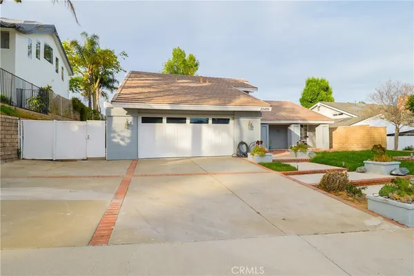 $925,000 | 25426 Ave Escalera, Valencia, CA 91355