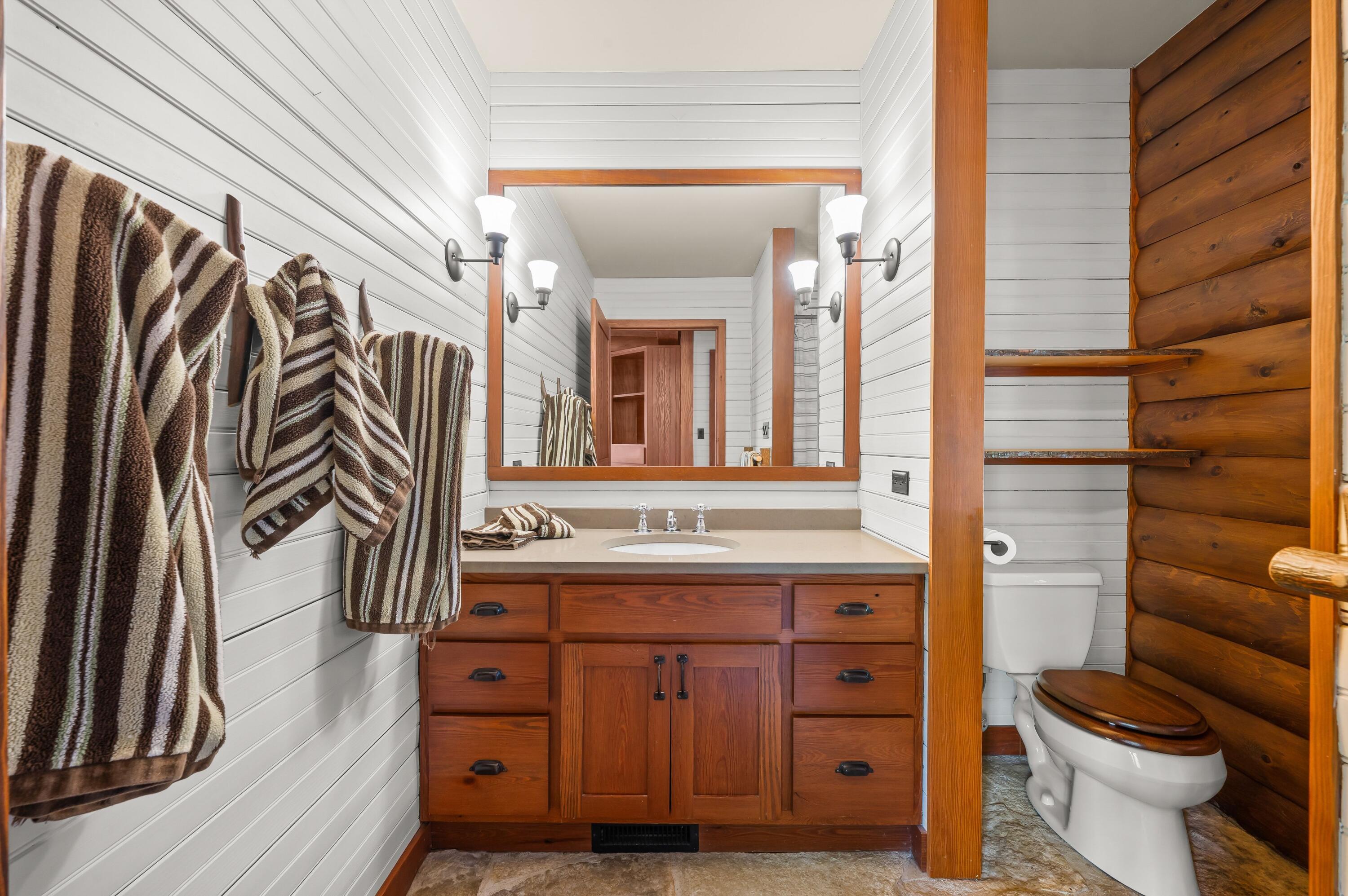 14657 Lakeshore Road Lakeside, MI 49116 - Photo 32 of 71 Guest Bathroom