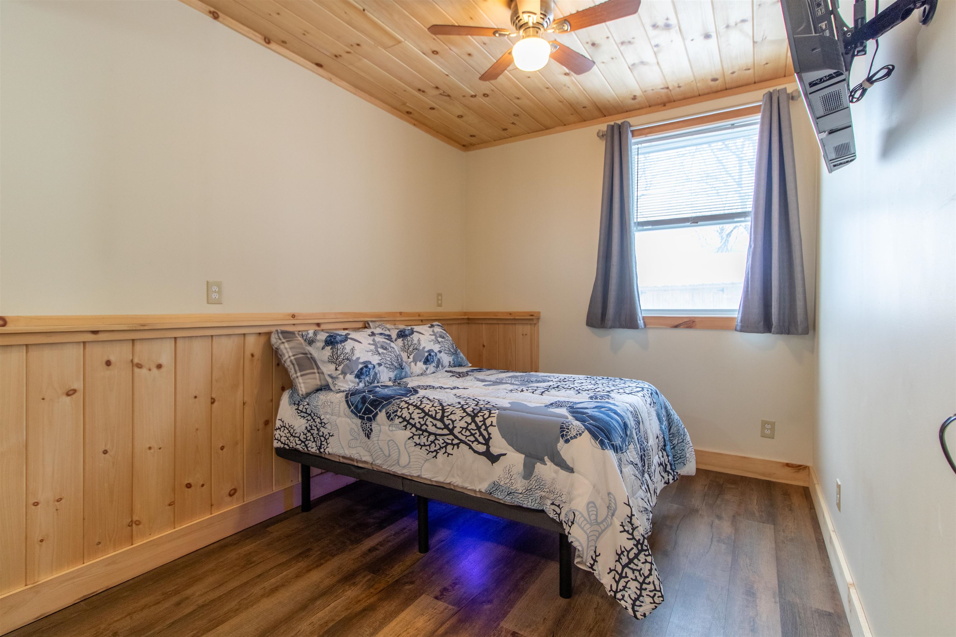 472 Wolcott Street Hardwick, VT 05843 - Photo 4 of 21