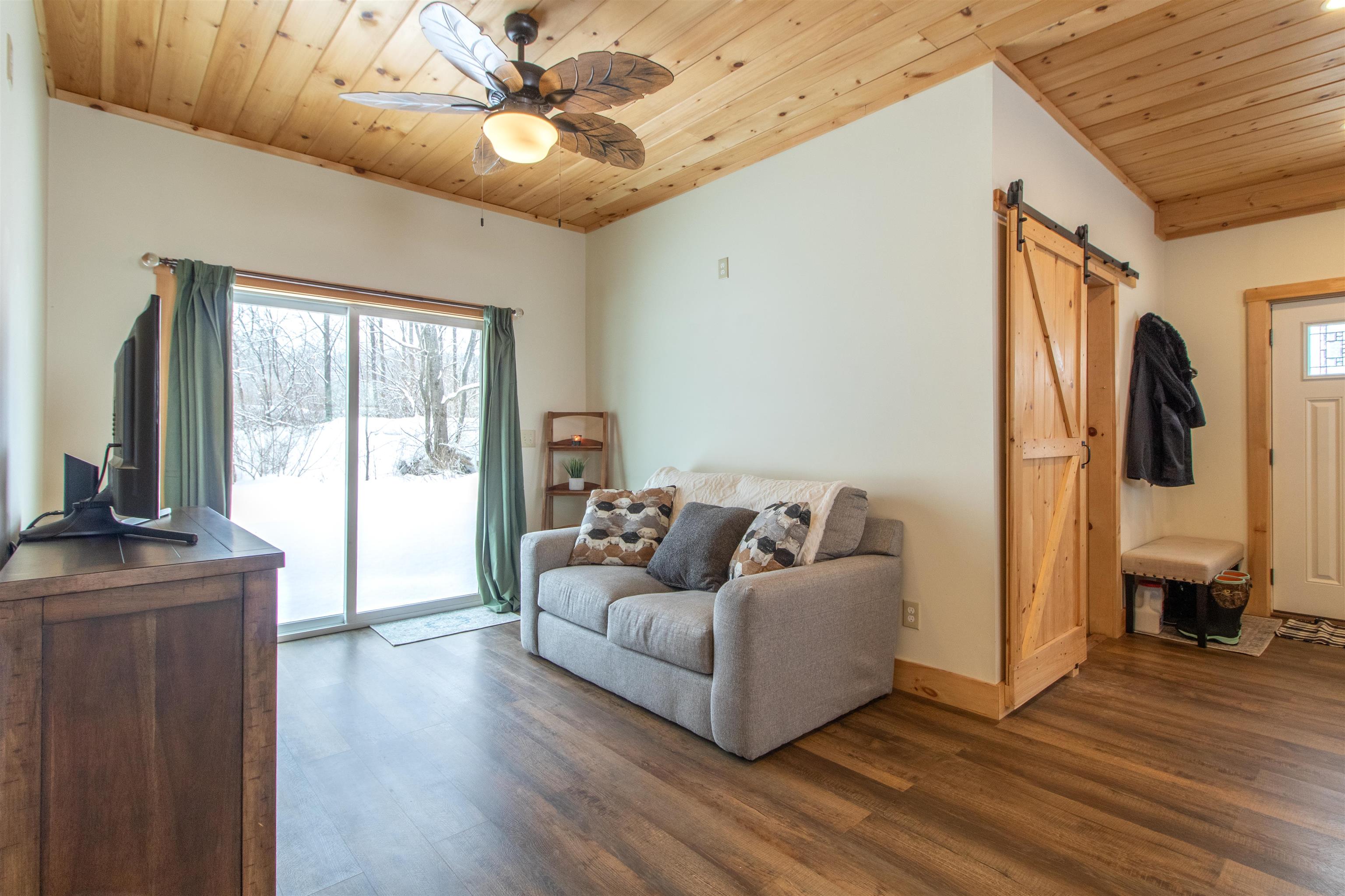 472 Wolcott Street Hardwick, VT 05843 - Photo 7 of 21