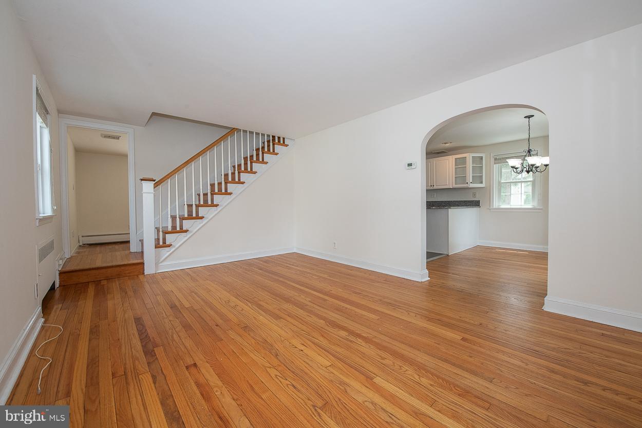 108 Lantoga Road Wayne, PA 19087 - Photo 3 of 39 Gallery Image 3