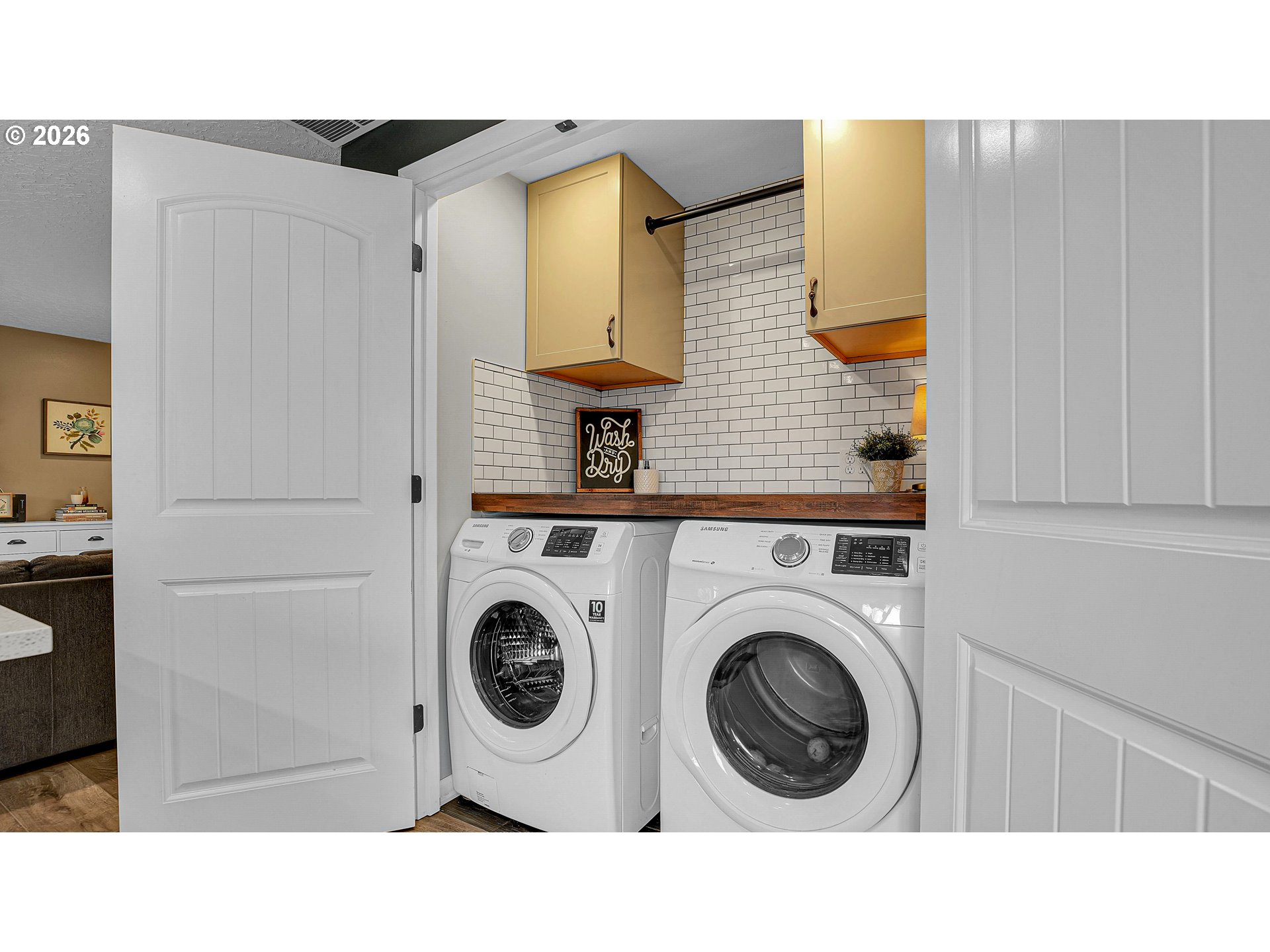 16385 Southwest Division Street Beaverton, OR 97007 - Photo 17 of 48 Family Room