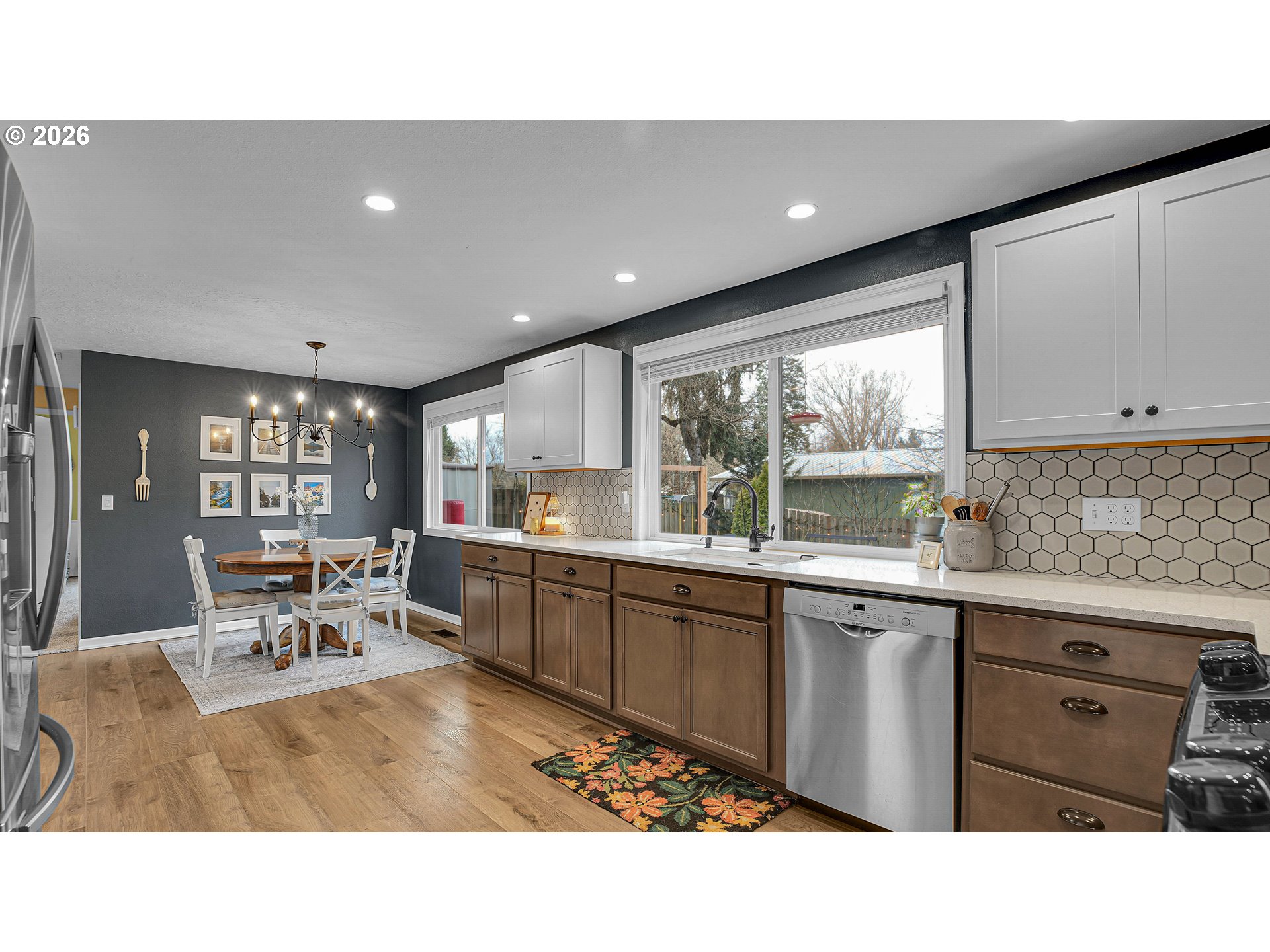 16385 Southwest Division Street Beaverton, OR 97007 - Photo 25 of 48 Entrance/Foyer