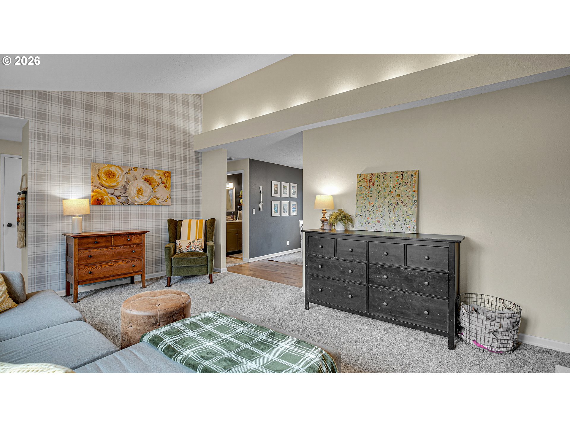 16385 Southwest Division Street Beaverton, OR 97007 - Photo 7 of 48 Living Room