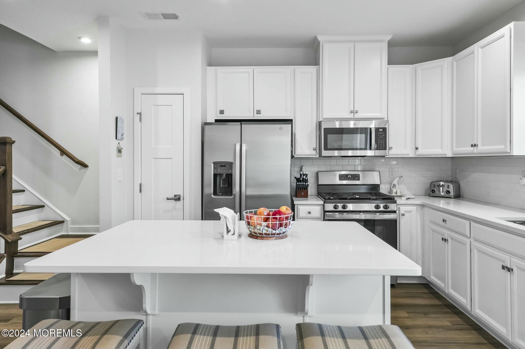 9 Athens Way Cliffwood, NJ 07721 - Photo 15 of 37 tempImageYxgRiq
