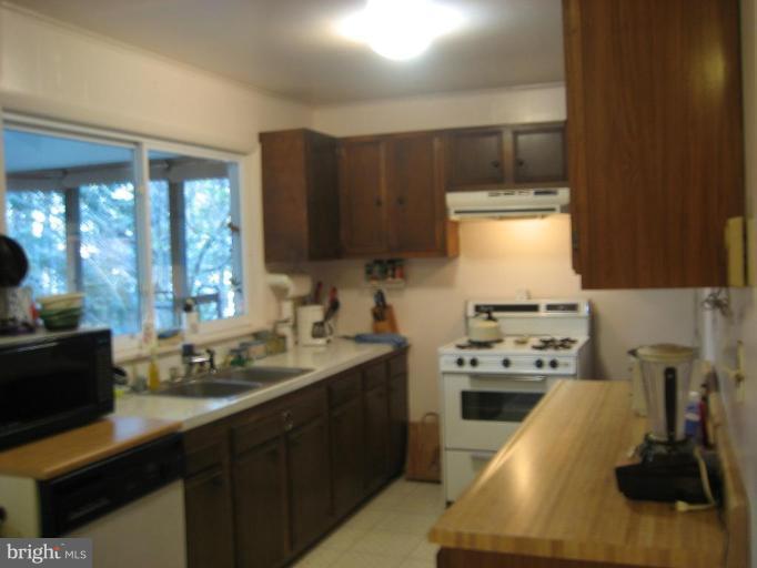 1028 Shore Acres Road Arnold, MD 21012 - Photo 6 of 10 Kitchen