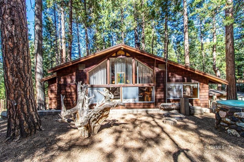27401 Saunders Meadow Road Idyllwild, CA 92549 - Photo 33 of 37 a front view of a house