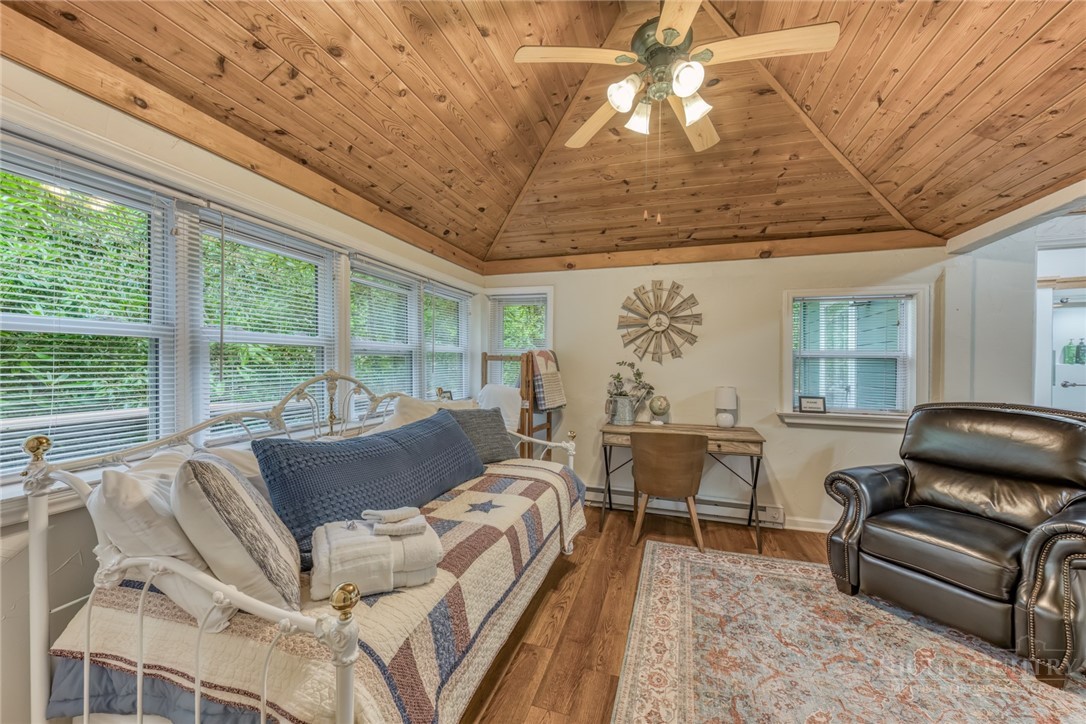 369 Windridge Road Newland, NC 28657 - Photo 13 of 34