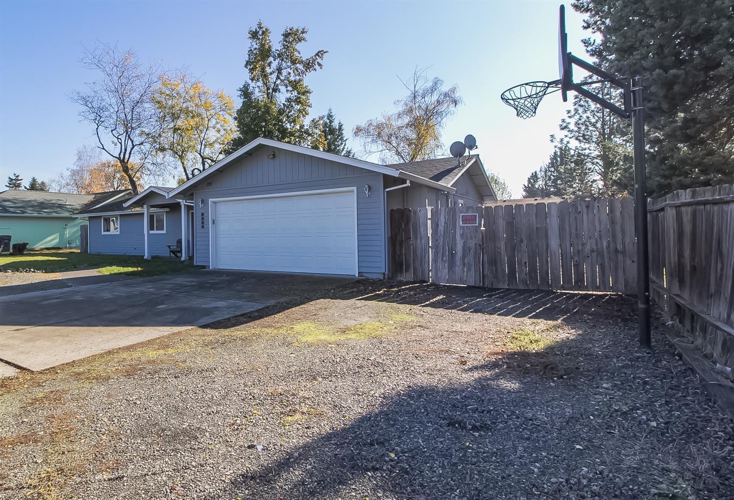 2800 Delta Waters Road Medford, OR 97504 - Photo 2 of 22 RV parking