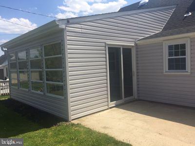 427 Exton Road Hatboro, PA 19040 - Photo 11 of 17 Anderson Slider to Large Patio