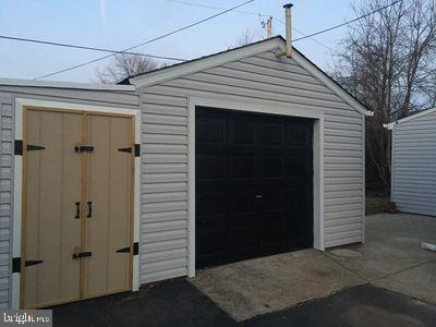 427 Exton Road Hatboro, PA 19040 - Photo 13 of 17 Electric Garage Opener/Front Shed w/Electric