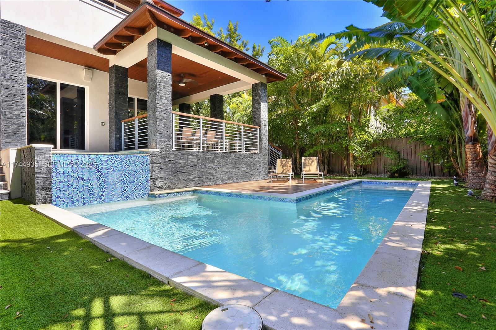 573 Warren Lane Key Biscayne, FL 33149 - Photo 5 of 35 Photo 5