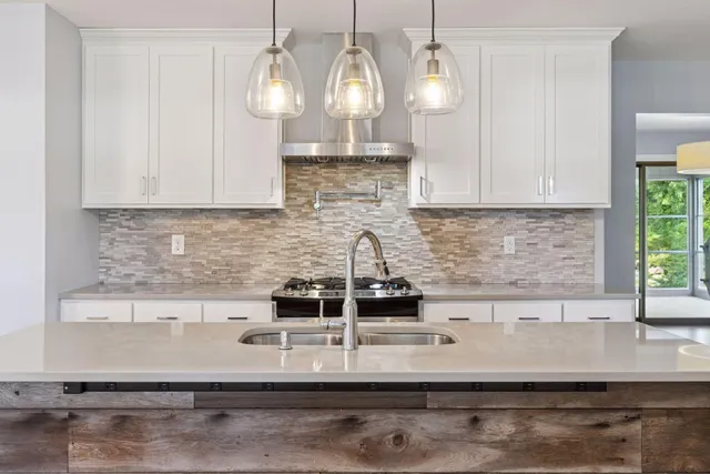 $549,900 | 2465 Brunswick Avenue North, Golden Valley, MN 55422